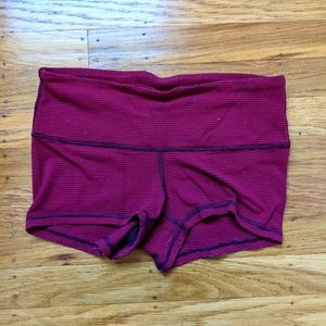 Lululemon hot yoga shorts XS